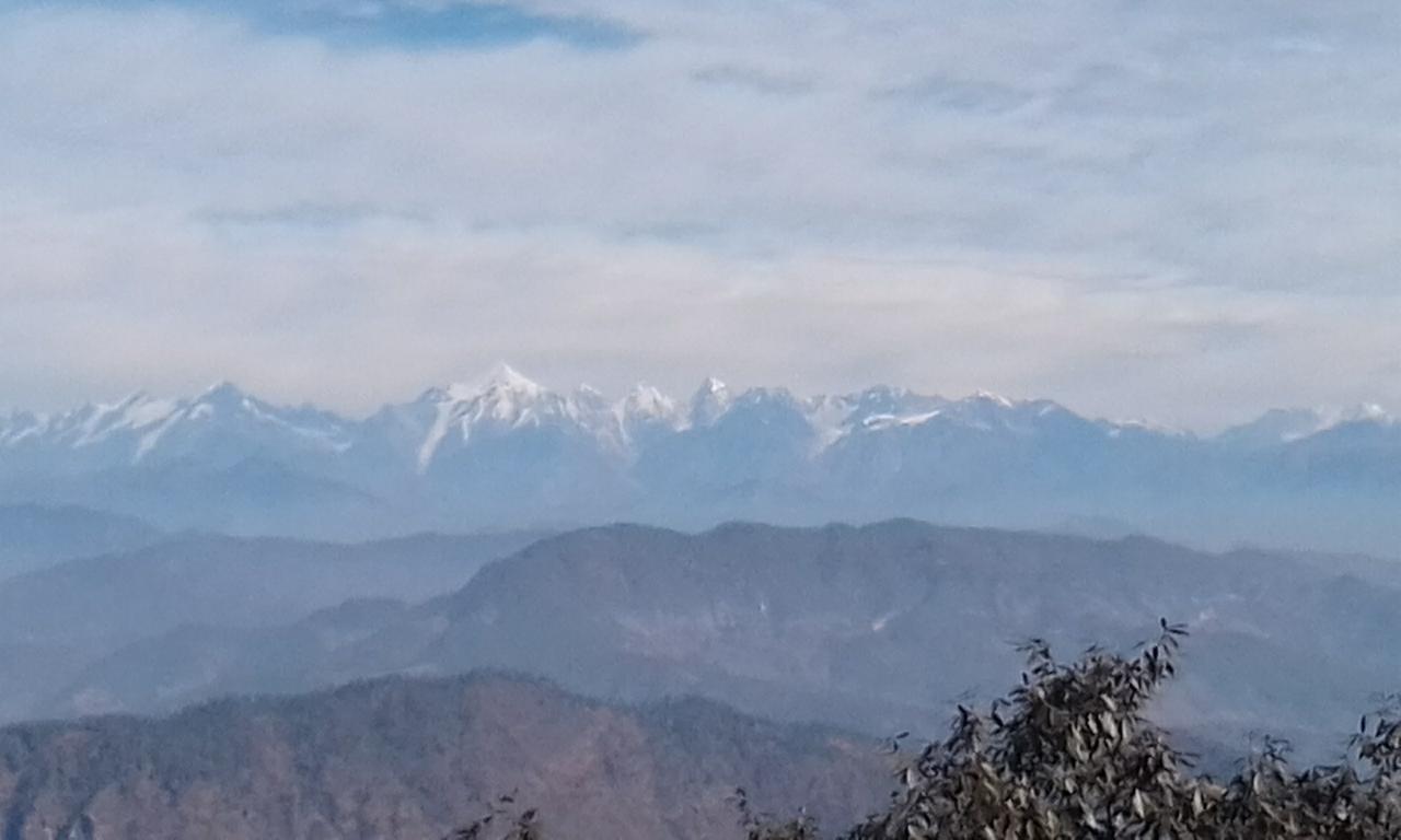 Maa Ananda Mayee Guest House Binsar Bagian luar foto