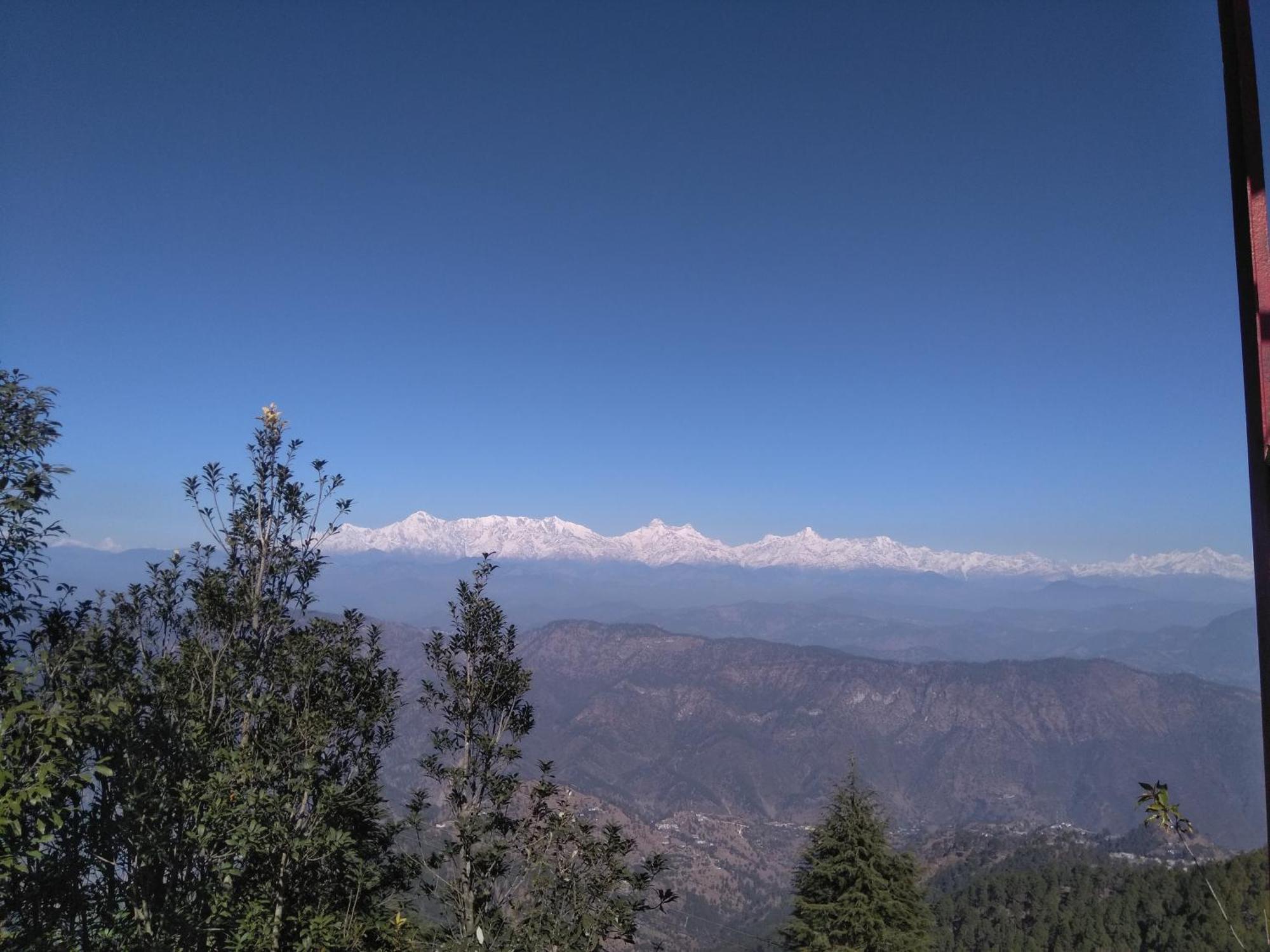 Maa Ananda Mayee Guest House Binsar Bagian luar foto